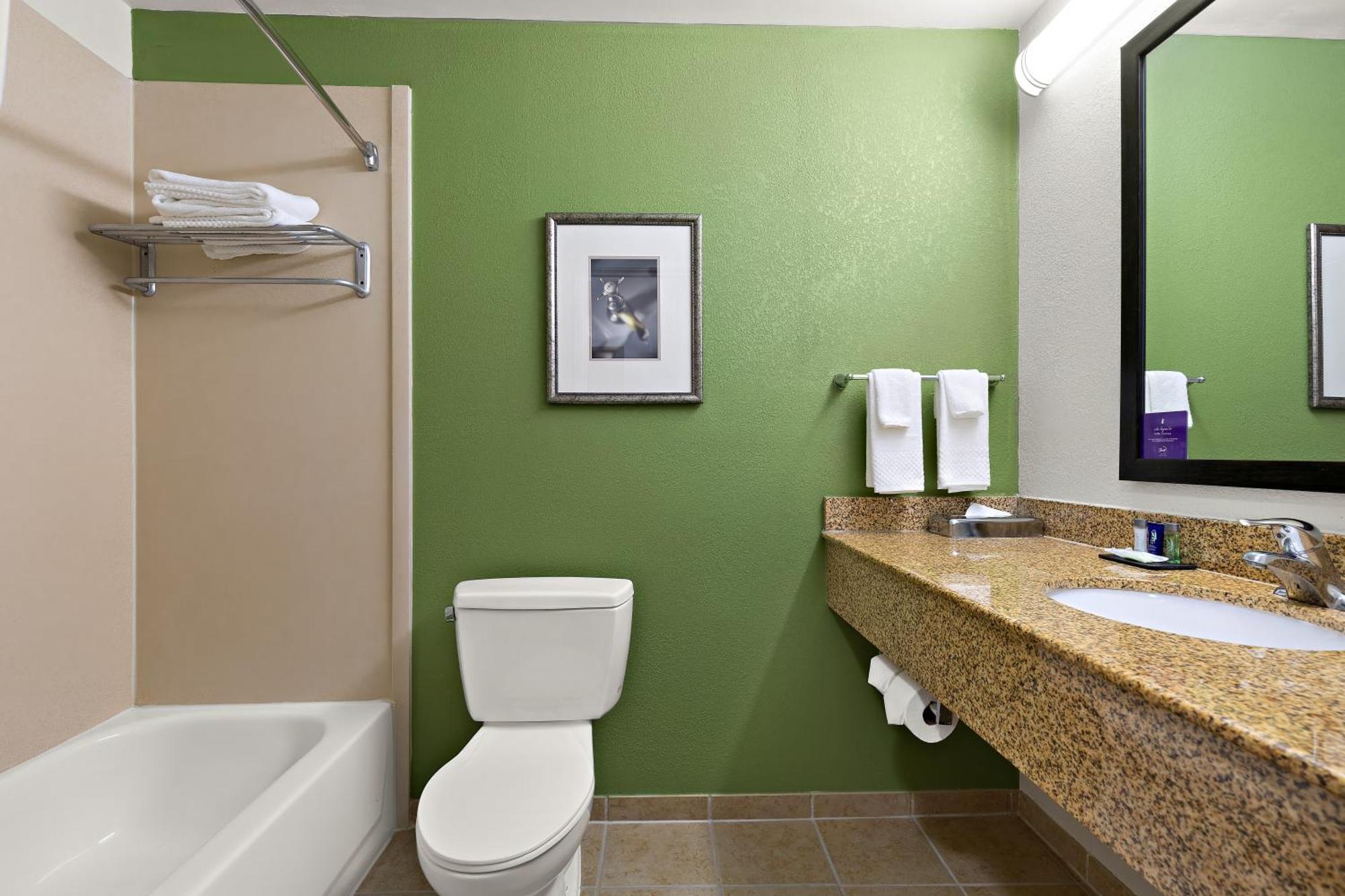 Morningside Sleep Inn & Suites Near Joint Base Andrews-Washington Area מראה חיצוני תמונה
